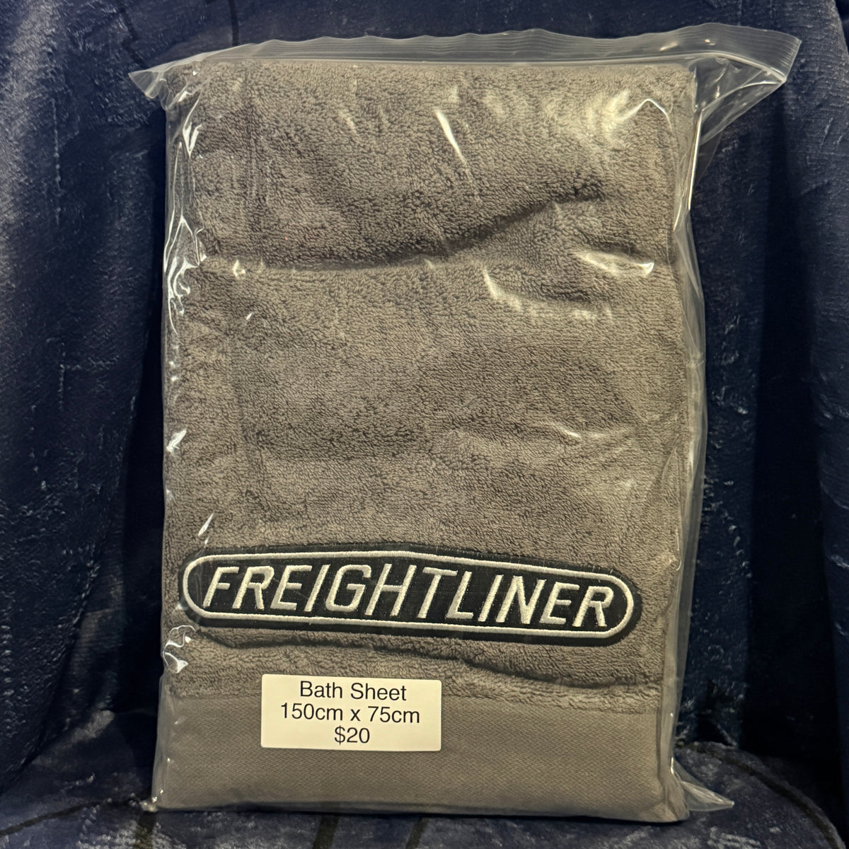 Freightliner logo bath sheet